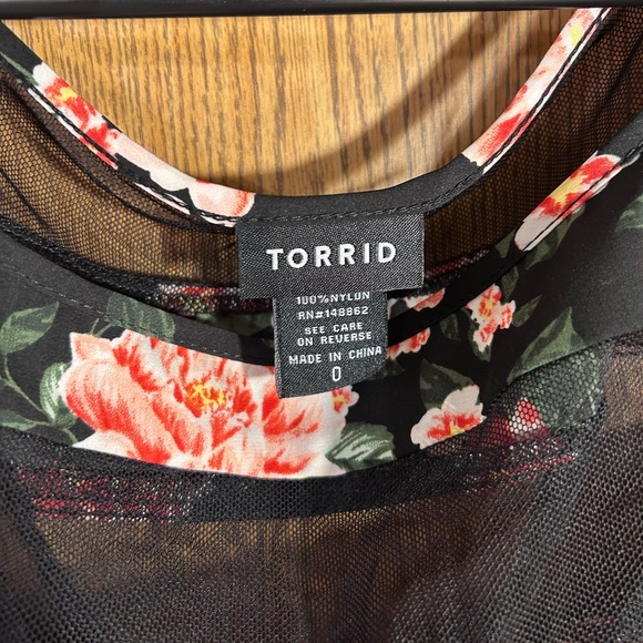 Torrid Floral & Mesh Blouse - Picture 4 of 5